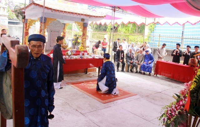 Lễ tế các tiên y và lễ tưởng niệm ngày mất danh y Lê Hữu Trác - 1 Lễ tế các tiên y và lễ tưởng niệm ngày mất danh y Lê Hữu Trác