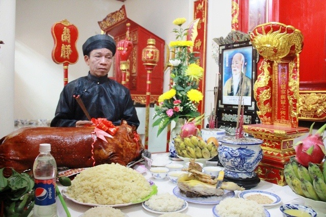Lễ tế các tiên y và lễ tưởng niệm ngày mất danh y Lê Hữu Trác - 4 Thắp hương trong ngày kỵ 224 năm Hải Thượng Lãn Ông Lê Hữu Trác