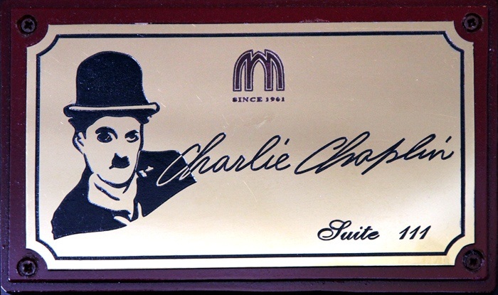 Khi hình tượng vua hề đội mũ trái dưa, người nhỏ gầy với đôi ria mép quen thuộc