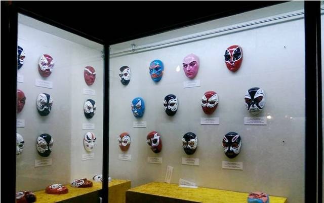 Các mặt nạ tuồng dùng trong các vở Tuồng Cung đình Huế