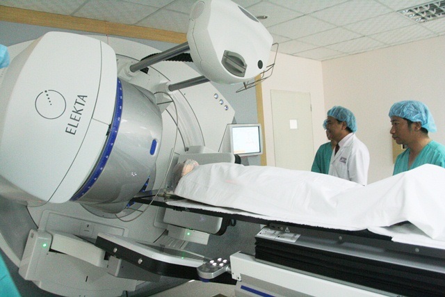 Hệ thống máy xạ trị tại Bệnh viện Ung bướu cơ sở 2 có trang bị những công nghệ mới nào?
