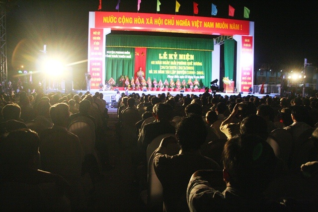 Kỷ niệm 40 năm giải phóng điểm đầu Thừa Thiên Huế - 5 40 năm qua, huyện Phong Điền đã thực sự chuyển mình đổi mới từ thuần nông sang công nghiệp