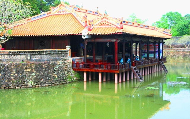 Ra mắt không gian diễn xướng thơ mộng ở lăng Tự Đức - 1 Xung Khiêm Tạ