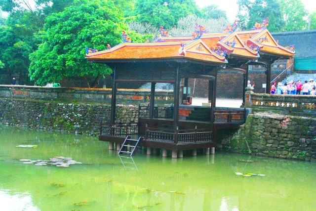 Ra mắt không gian diễn xướng thơ mộng ở lăng Tự Đức - 2 Dũ Khiêm Tạ tại lăng Tự Đức vừa mới được trùng tu hoàn tất sớm trước thời hạn