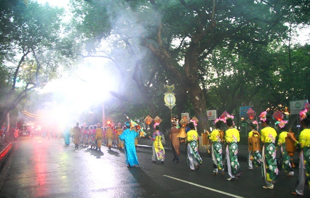 Những điểm nhấn thú vị tại Festival nghề truyền thống Huế 2015 - 3 Những điểm nhấn thú vị tại Festival nghề truyền thống Huế 2015