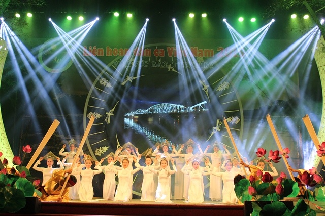 Khai mạc liên hoan dân ca Việt Nam 2015 khu vực Bắc Trung Bộ - 1 Normal