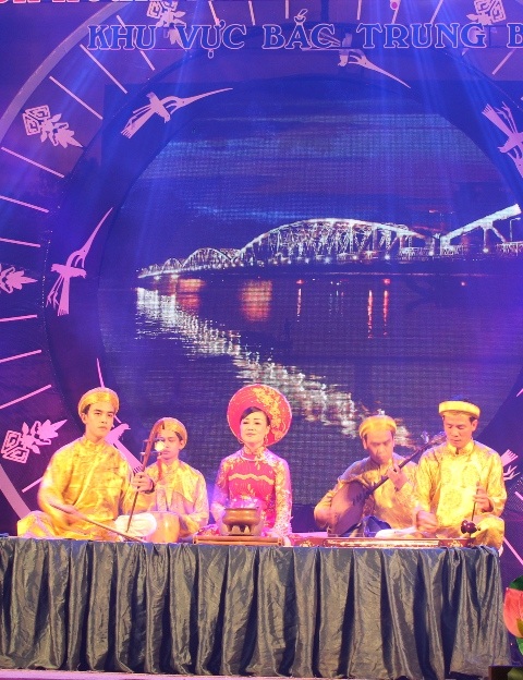 Khai mạc liên hoan dân ca Việt Nam 2015 khu vực Bắc Trung Bộ - 3 Normal