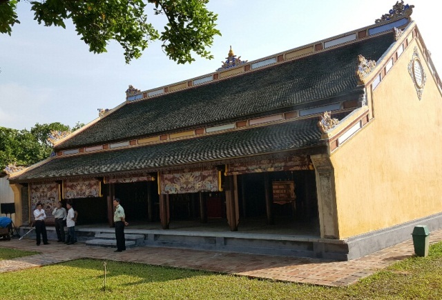 Hoàn thành tu bổ nơi thờ các bậc thân huân có công triều Nguyễn - 2 Và sau khi tu bổ như xưa