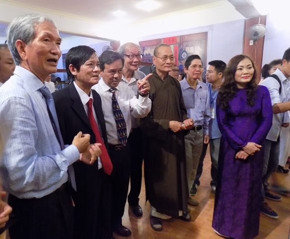 Ngắm đồ khảm xà cừ tiến vua - 2 Ngắm đồ khảm xà cừ tiến vua