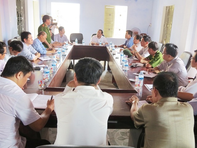 Vụ chợ Nong cũ cháy lớn trong đêm: Thiệt hại gần 10 tỷ đồng - 1 Đoàn làm việc của tỉnh Thừa Thiên Huế tại xã Lộc Bổn chiều 3/4