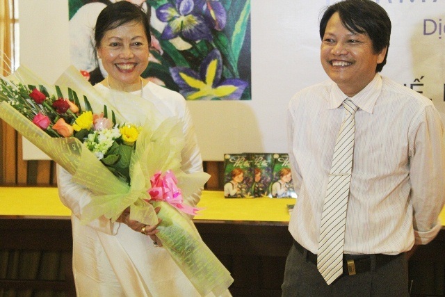 Đưa tập truyện cổ tích của nhà văn đoạt giải Nobel đến với độc giả - 5 Buổi giao lưu, giới thiệu sách “Huệ Tím” được đông đảo độc
giả quan tâm