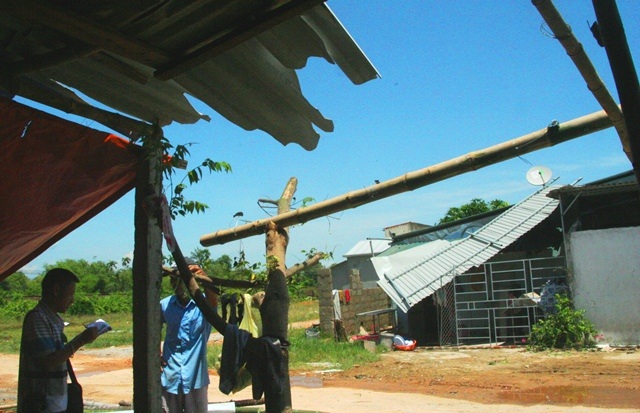 Lốc xoáy kinh hoàng lùa vào nhà đẩy thiếu nữ đi - 15 Hiện trường các căn nhà tại xã Lộc Điền sau trận lốc kinh hoàng