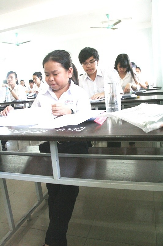 Nữ thí sinh cao hơn 1m với ước mơ vào trường ĐH Bách khoa - 5 Với chiều cao khiêm tốn chỉ hơn 1 mét