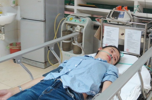 Nắng nóng khiến nữ sinh bị ngất xỉu phải nhập viện - 1 Nữ sinh bị nắng nóng, ngất xỉu phải nhập viện