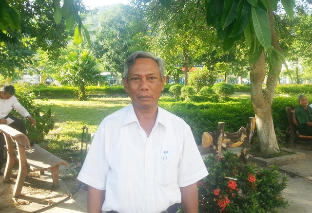Nhiều thí sinh trên 50 tuổi quyết tâm thi đậu THPT - 2 Bác Huỳnh Minh Chòn tại điểm thi trường THPT Nam Đông