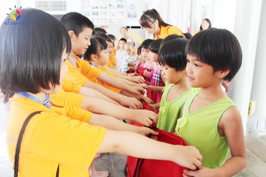 … và hoàn thiện nhân cách sống, vun đắp tình yêu thương, nhân ái