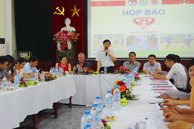 Hơn 3.500 em nhỏ tham gia cúp bóng đá cộng đồng tại Huế - 1 Hơn 3.500 em nhỏ tham gia cúp bóng đá cộng đồng tại Huế