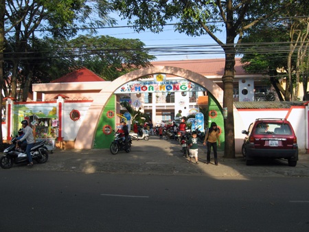 “Đau đầu” chuyện gửi con ngày làm bù nghỉ lễ, Tết