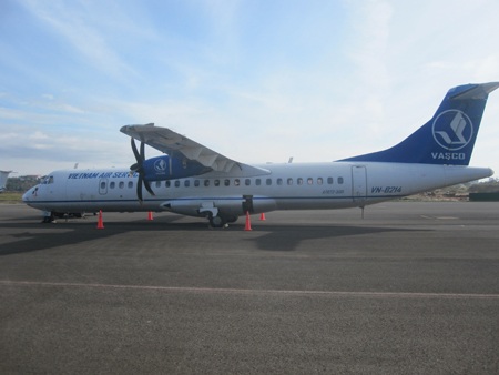 Chiếc máy bay gặp sự cố đang được sửa chữa