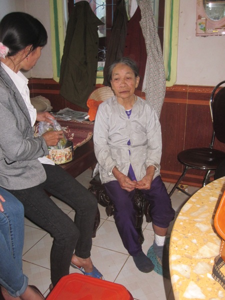 Cụ bà Hồ đau đớn kể lại sự việc