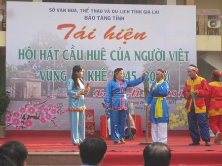 Phần biểu diễn của các nghệ nhân người Kinh