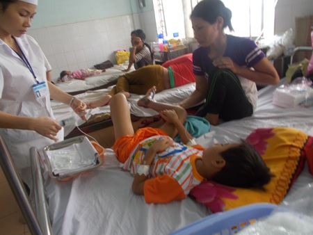 Vết thương trên chân Thắng