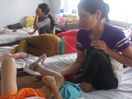 Vết thương trên chân Thắng