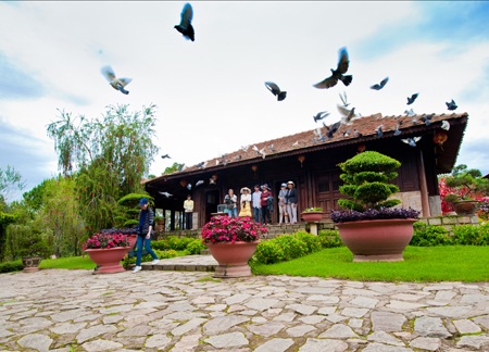 Ngôi nhà cổ luôn hút khách tham quan