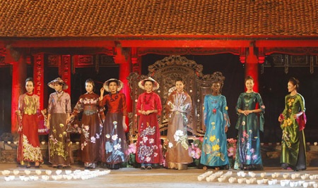 ...BST Nàng sen trình diễn trong đêm Áo dài của chúng ta