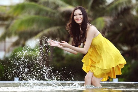 Vẻ tươi tắn của hoa hậu 9x Thùy Dung