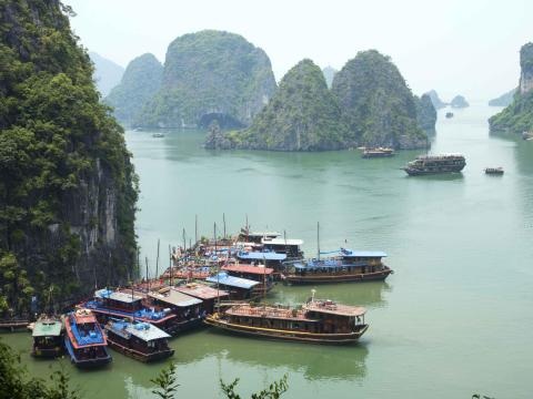 Vịnh Hạ Long là ví dụ điển hình về nguy cơ chịu ảnh hưởng của di sản từ khai thác công nghiệp