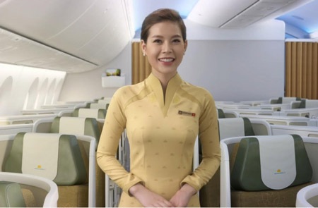 NTK Minh Hạnh lên tiếng về đồng phục mới của Vietnam Airlines - 7 Một số hình ảnh khác về mẫu trang phục áo dài mới của Vietnam Airlines