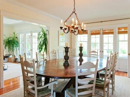 Bàn ăn dành cho bữa tối.