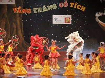 Đêm nhạc “Vầng trăng cổ tích” cho trẻ em nghèo - 1 Đêm nhạc “Vầng trăng cổ tích” cho trẻ em nghèo - 1