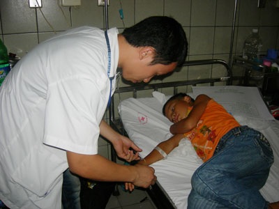 Ngộ độc, kích thích thần kinh vì ăn… bọ xít - 1 Ngộ độc, kích thích thần kinh vì ăn… bọ xít - 1