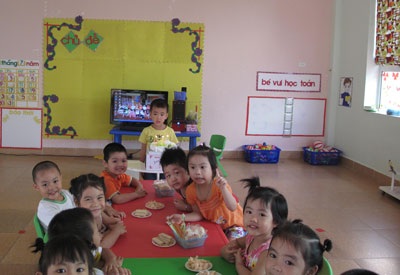 Theo dõi sức khỏe học sinh mầm non, kịp thời phát hiện tay chân miệng - 1 Theo dõi sức khỏe học sinh mầm non, kịp thời phát hiện tay chân miệng - 1