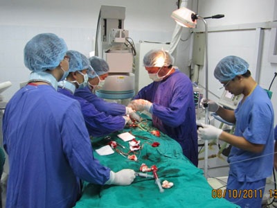 Can thiệp mạch máu không cần phẫu thuật - 1 Can thiệp mạch máu không cần phẫu thuật - 1