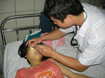 Em tử vong, chị nguy kịch vì thuốc bổ chứa chì - 1 Em tử vong, chị nguy kịch vì thuốc bổ chứa chì - 1