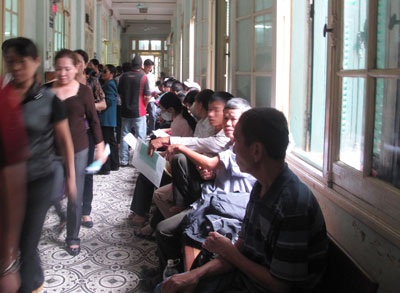 Từ chối phong bì, bác sĩ giới thiệu bệnh nhân ra phòng khám ngoài - 1 Từ chối phong bì, bác sĩ giới thiệu bệnh nhân ra phòng khám ngoài - 1