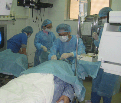 Mổ cấp cứu sau 1 tuần bóng tenis đập vào mắt - 1 Mổ cấp cứu sau 1 tuần bóng tenis đập vào mắt - 1