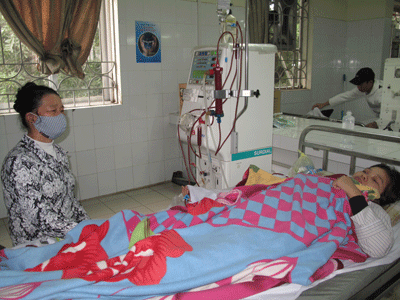 Viện phí tăng: Người dân gánh ít, bảo hiểm gánh nhiều - 1 Viện phí tăng: Người dân gánh ít, bảo hiểm gánh nhiều - 1
