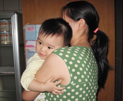 Cứu sống bé 1 tuổi tím đen, hôn mê vì hóc thạch - 2 Cháu Nghĩa may mắn sống sót sau khi đã ngừng thở, ngừng tim vì hóc thạch. Ảnh: H.Hải