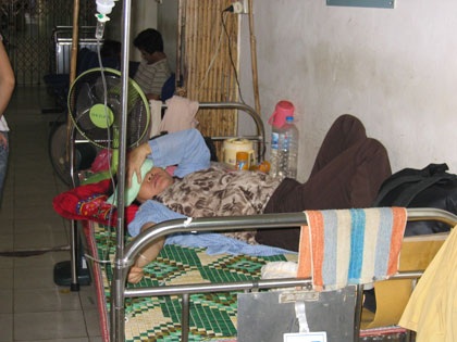 Thủ tướng yêu cầu giảm quá tải bệnh viện - 1 Thủ tướng yêu cầu giảm quá tải bệnh viện