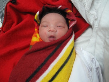 Cùng đón những em bé chào đời ngày 12/12/2012 - 7 Sản phụ Tô Thị Hiền hạnh phúc vì được mẹ tròn, con vuông và con được