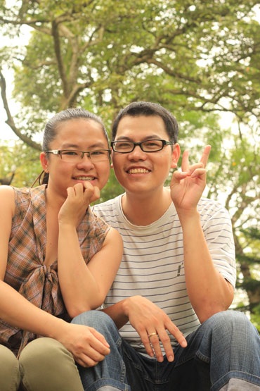 Những thầy thuốc “nghiện” làm việc thiện - 2 BS Cương và vợ. Anh đã 35 lần hiến máu.