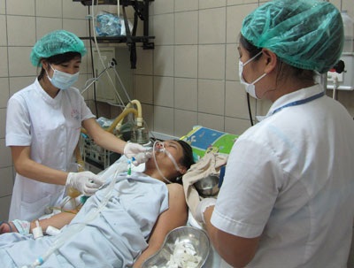 Sẽ giảm mức chi trả với bệnh nhân khám trái tuyến - 1 Người bệnh có thẻ BHYT sẽ bị giảm mức thanh toán của quỹ BHYT
