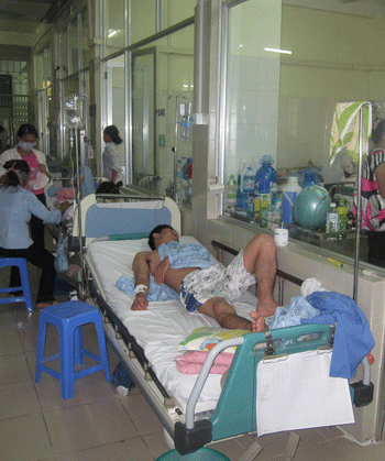 Trên thực tế, nhóm tham gia BHYT tự nguyện, nhiều người cứ