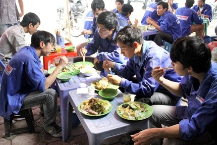 Bệnh “lạ” ở Kon Tum là viêm gan vi rút A - 1 Viêm gan A dễ lây qua đường tiêu hóa, khi ăn uống không đảm bảo vệ sinh. Ảnh minh họa.