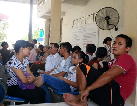 Giám đốc Sở Y tế Hà Nội: Chị Nguyệt rất đáng khen thưởng! - 1 Chị Nguyệt rất đáng khen thưởng!