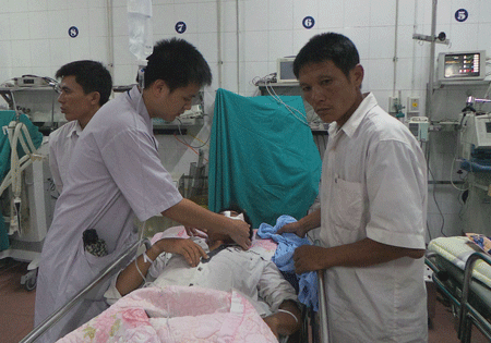 BV Việt Đức: Bệnh nhân tai nạn giao thông xếp hàng chờ mổ - 5 Bài và ảnh: Hồng Hải